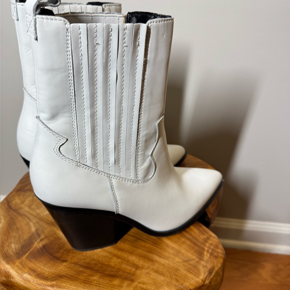 New ALDO White Women's Cowboy Western Ankle Boot with Block Heel Sz. 8 - Picture 5 of 13